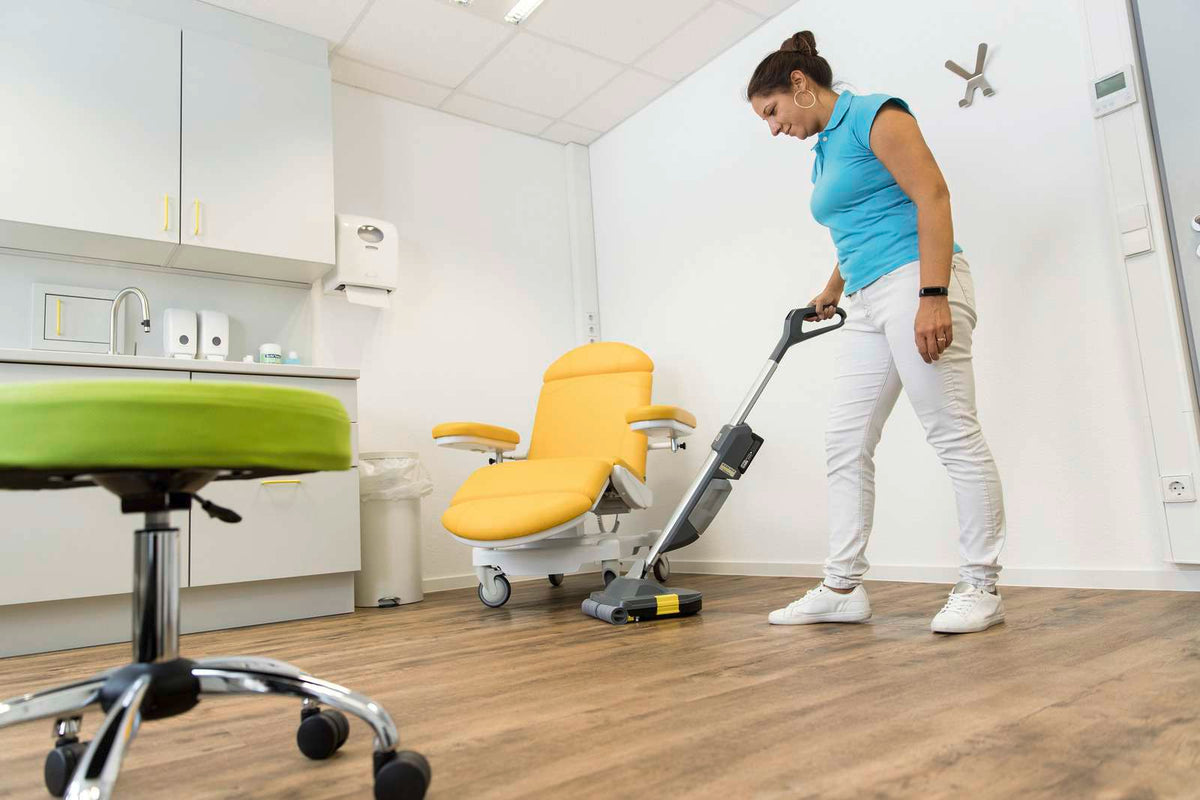 Lavapavimenti professionale BR 30/1 C Bp Pack 18/30 Karcher